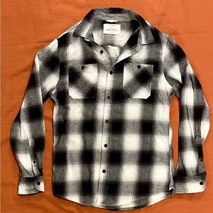 Men’s Urban Pipeline Black & White Flannel Size Small